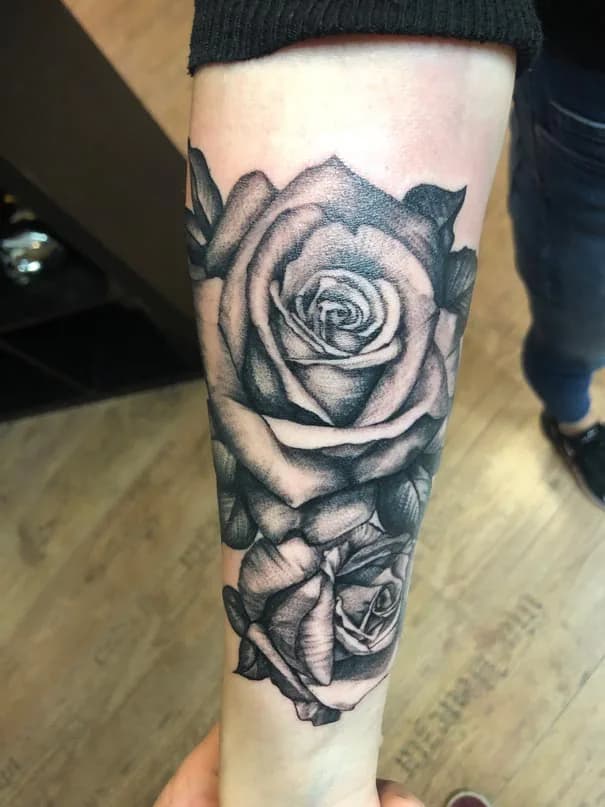 Rose composition from an angle. Tattoo at Ink21 in Vienna.